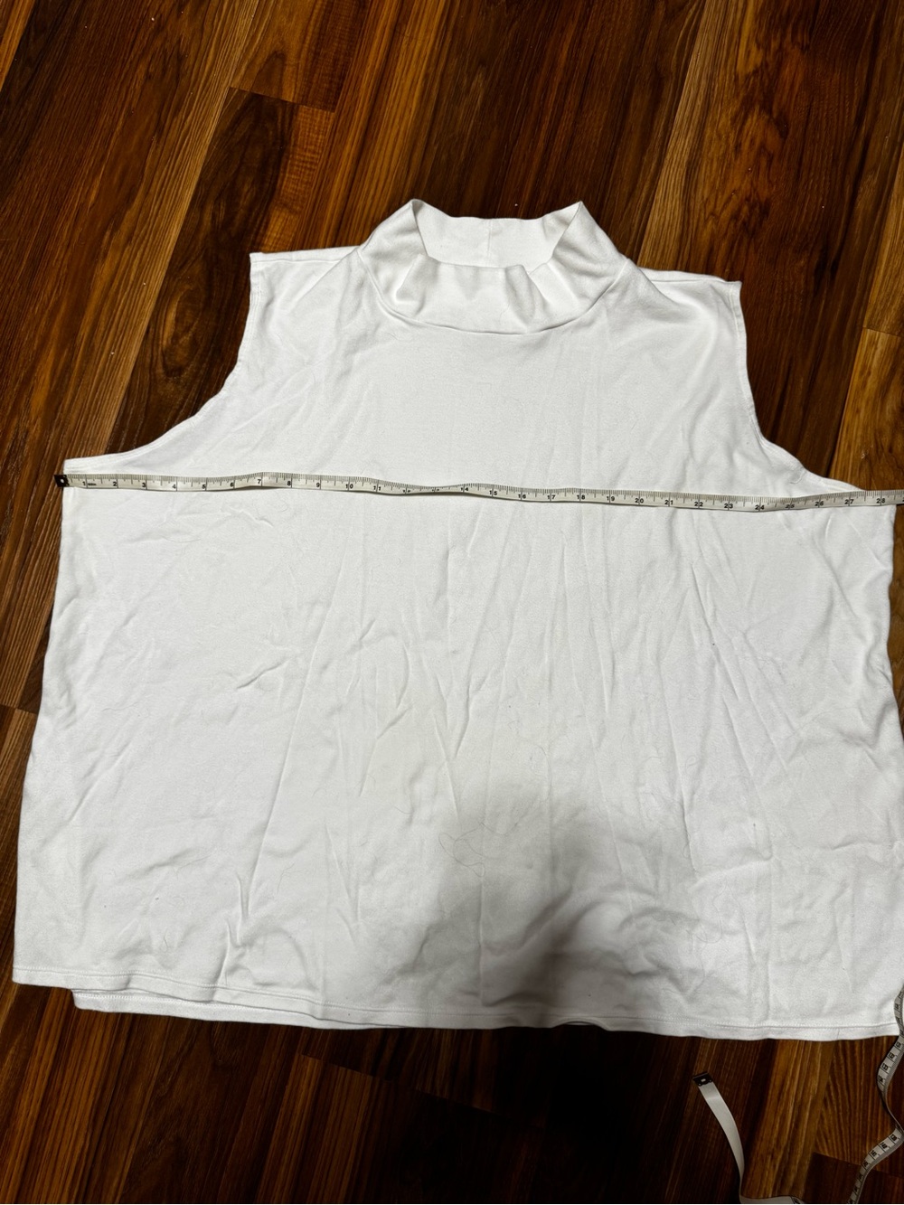 croft & barrow White Sleeveless Mock Neck Women's Top - Picture 3 of 6